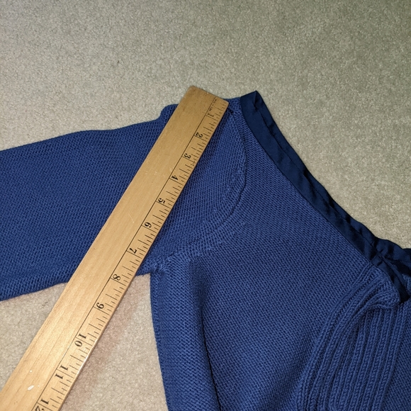 Blue sweater - Picture 12 of 12